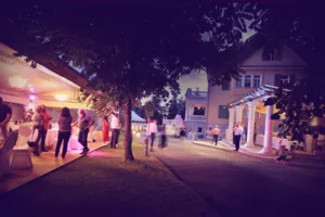 Villa Bella Vita Eventlocation Event abends im Freien